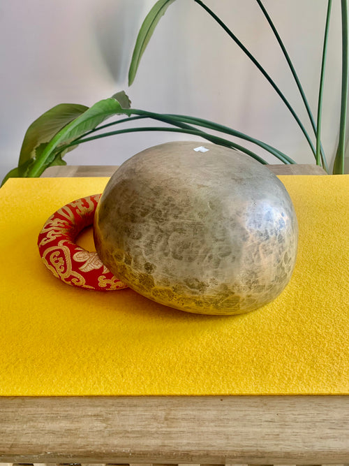 Antique Tibetan Jambati Bell A2 110 Hz