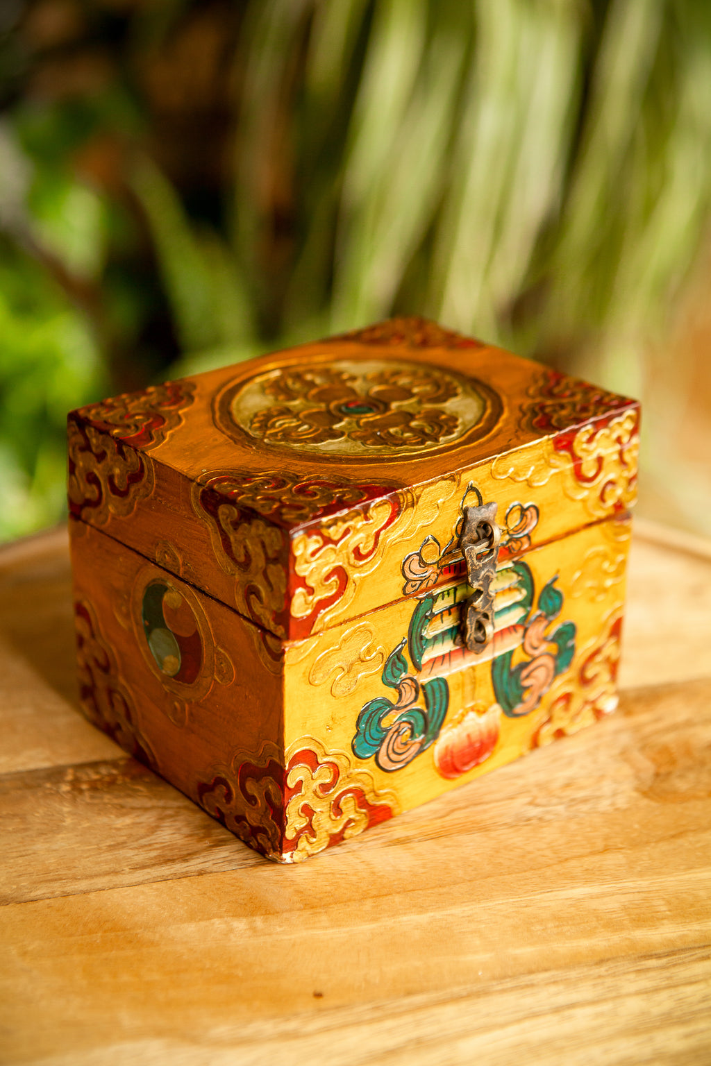 Scatola Tibetana in Legno con Parasol (Paralume) – 13×9×9 cm