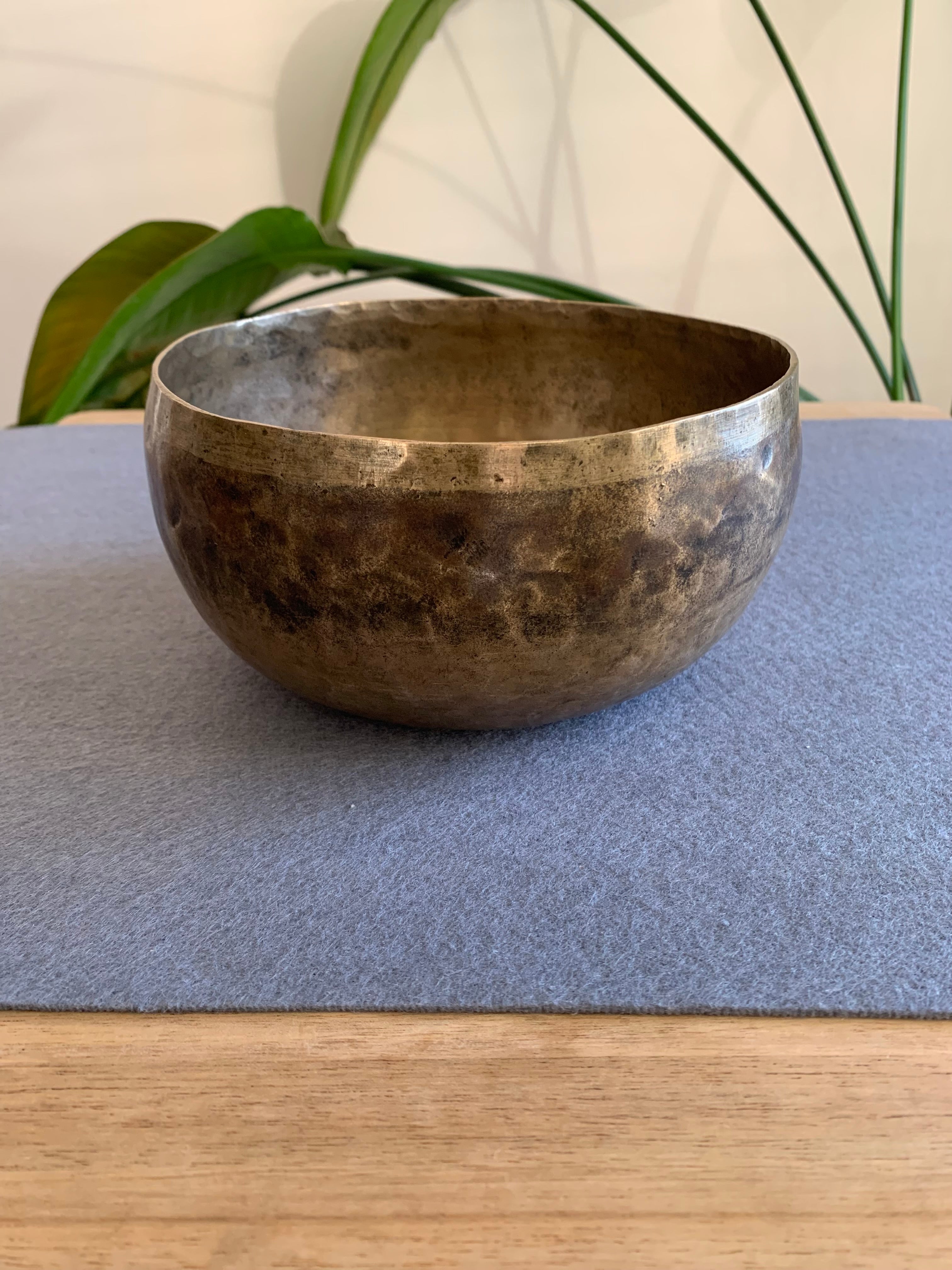 Campana Tibetana Kopre antica Re# 149 Hz