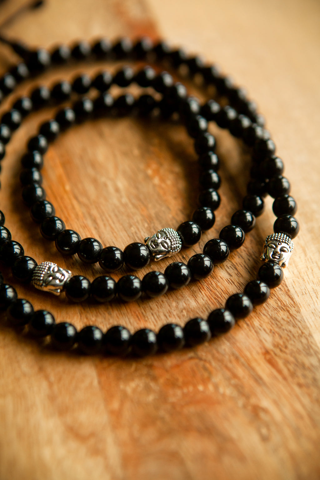 Collana in Onice Nero con Testa di Buddha – Lunghezza 42 cm