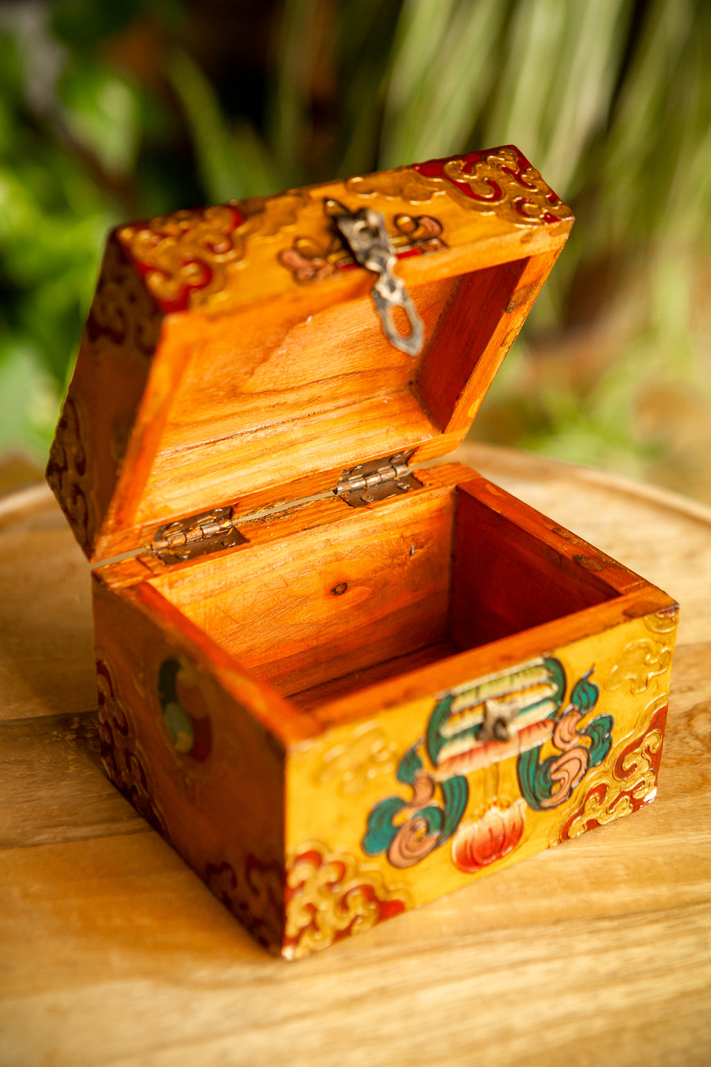 Scatola Tibetana in Legno con Parasol (Paralume) – 13×9×9 cm
