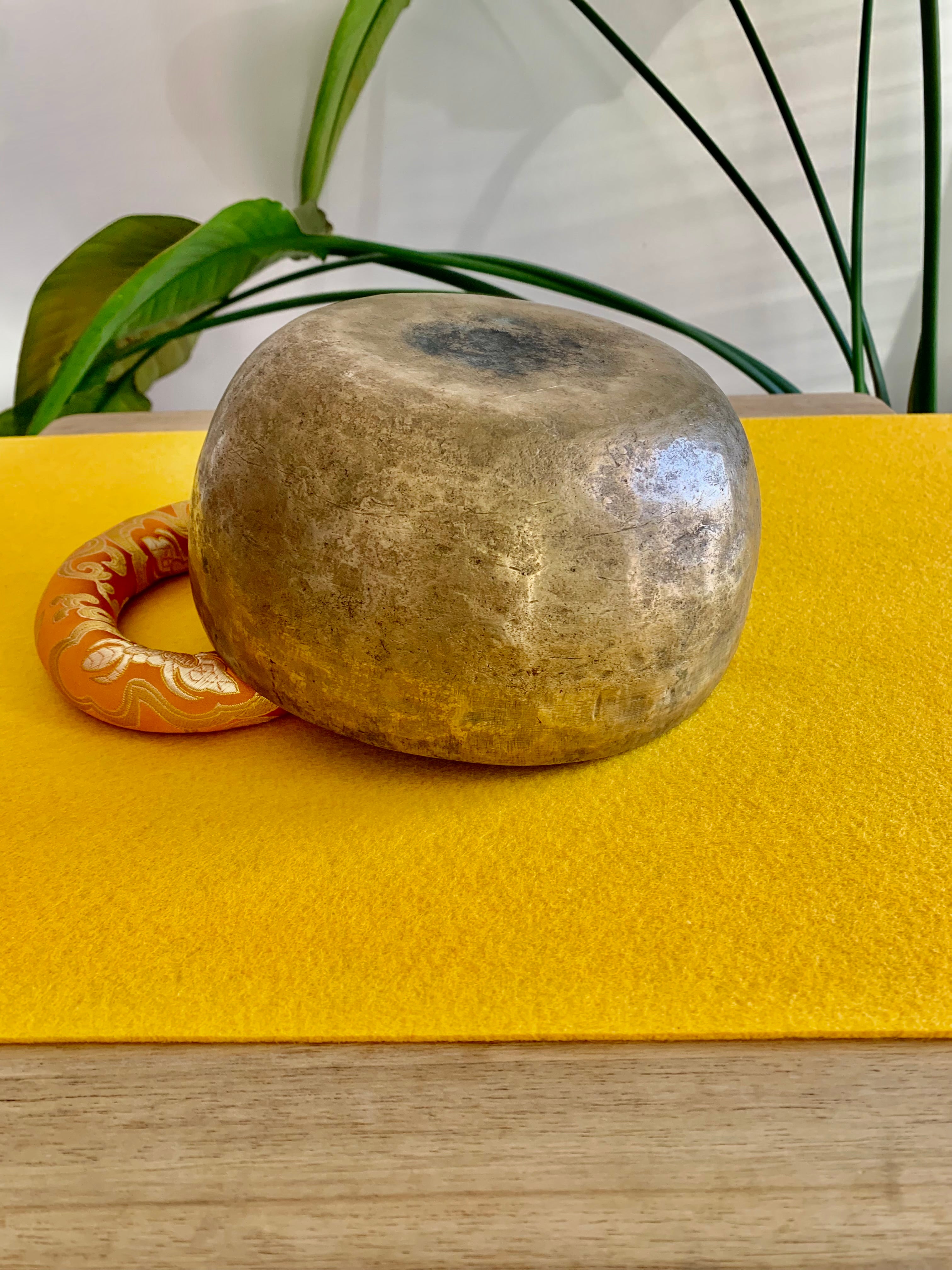 Campana Tibetana Thadobati antica MI 160 Hz