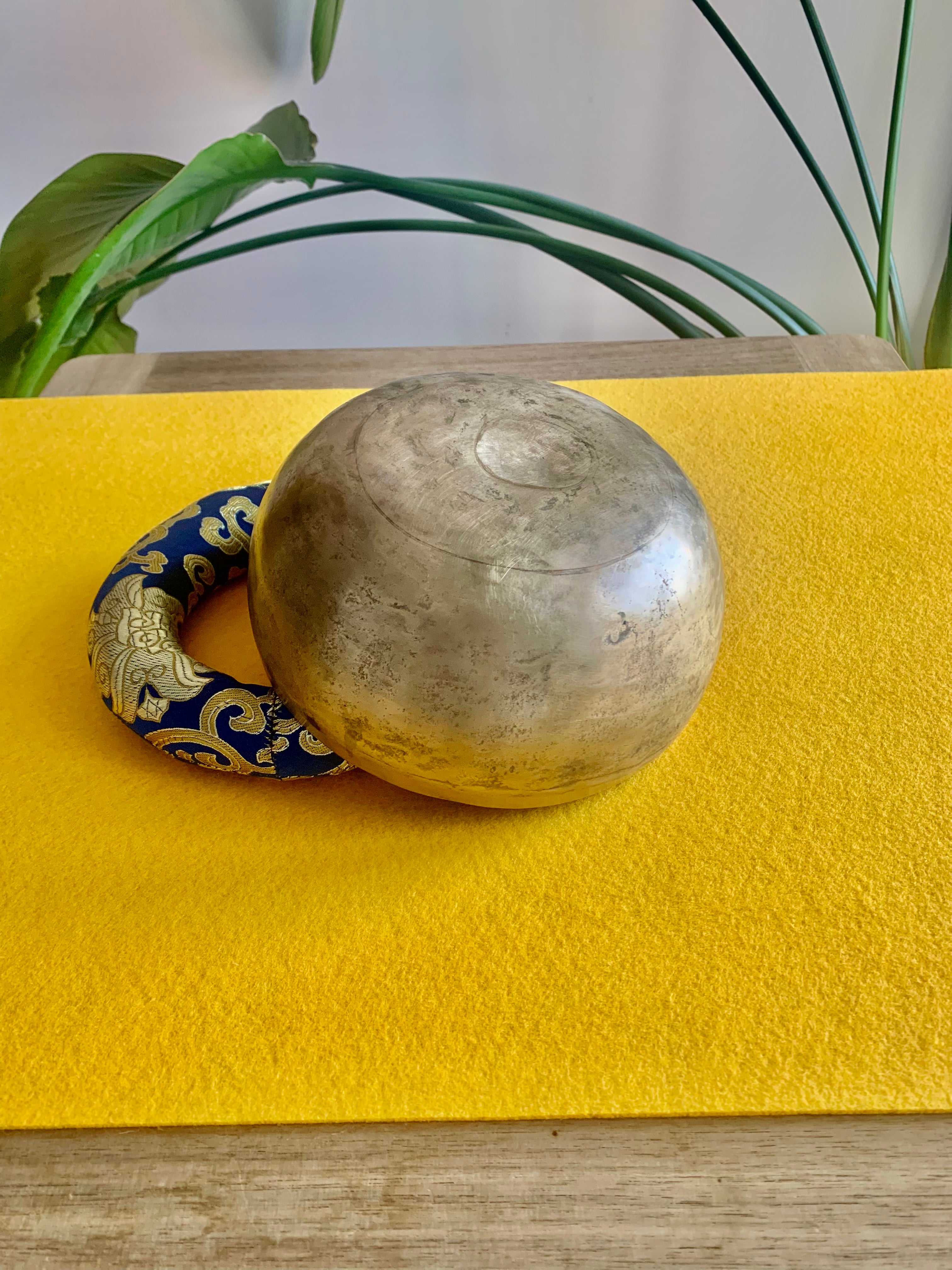 Campana Tibetana Jhumka Lingam antica La3 213 Hz