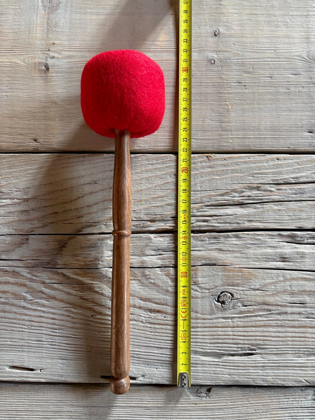 Percussore per campane tibetane con testa in feltro rosso – 30 cm