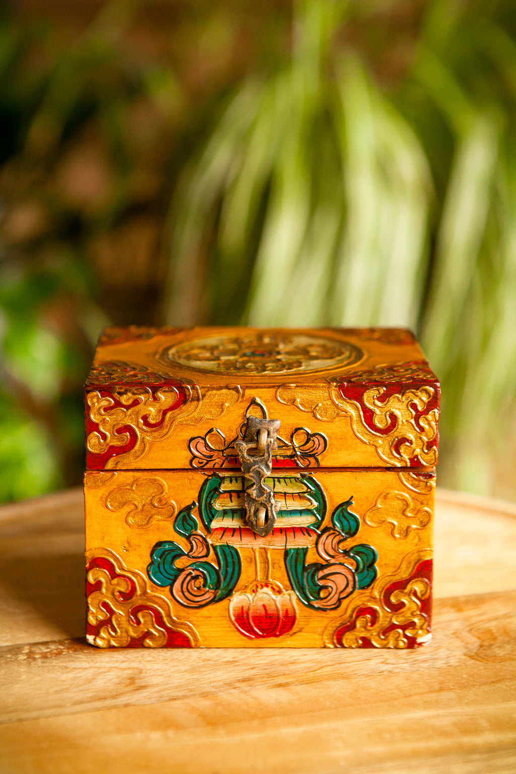 Scatola Tibetana in Legno con Parasol (Paralume) – 13×9×9 cm