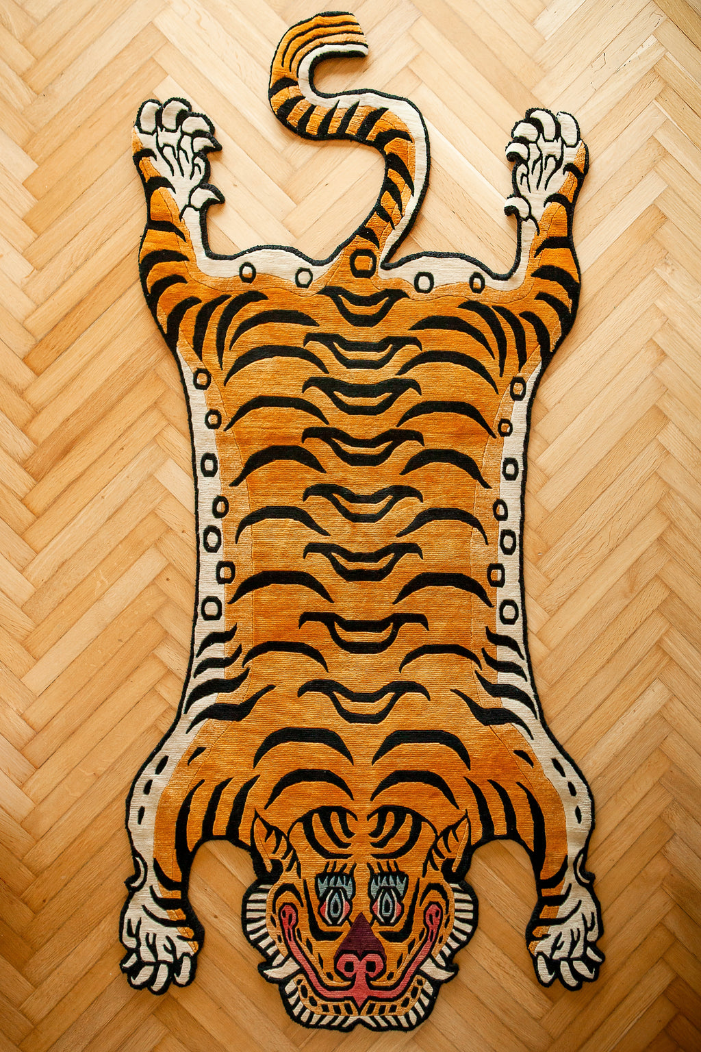 Tappeto in Lana Intrecciata a Mano con Tigre – Nepal – 90×180 cm