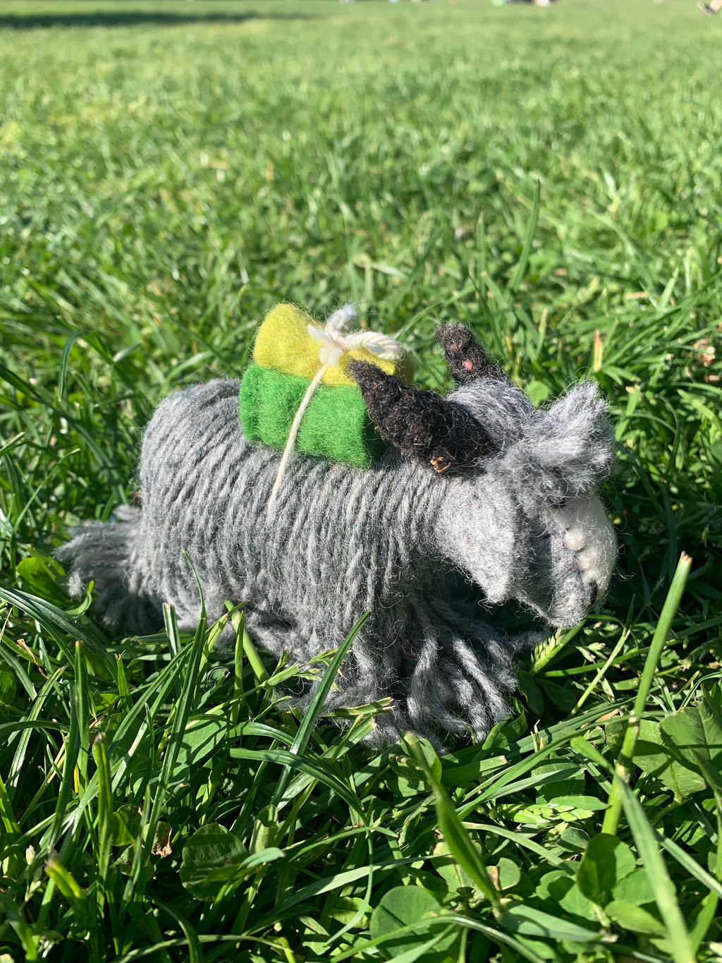 Pupazzo di Yak in Feltro di Lana